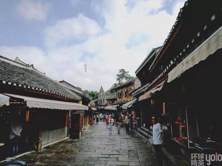 但是周很安静的时候，蟋蟀就在平台上叫。(改为拟人句)？游戏画面